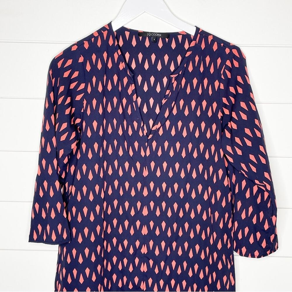19 Cooper Clemency Diamond Print Split Neck Tunic Top Navy Orange Size Small - Picture 2 of 8
